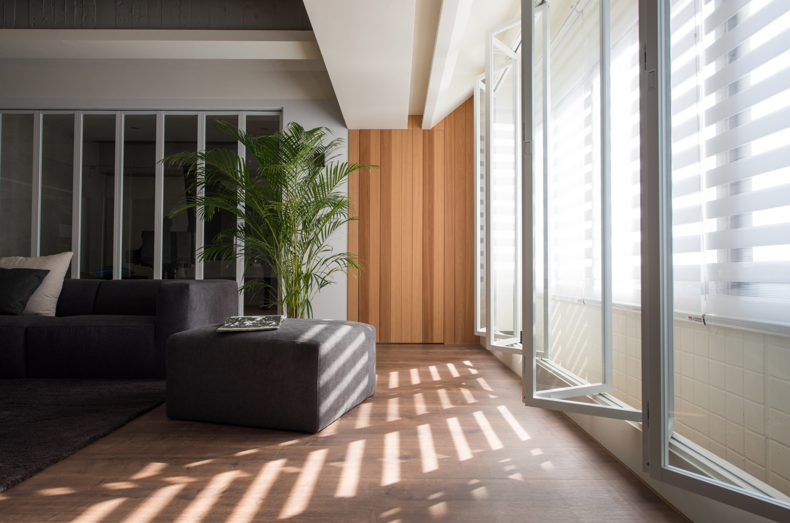 INDOOR BALCONY